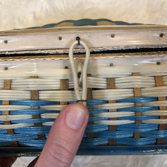 Vintage 1960s/70s Vinyl Wicker Mini Sewing Basket - Picture 9 of 13